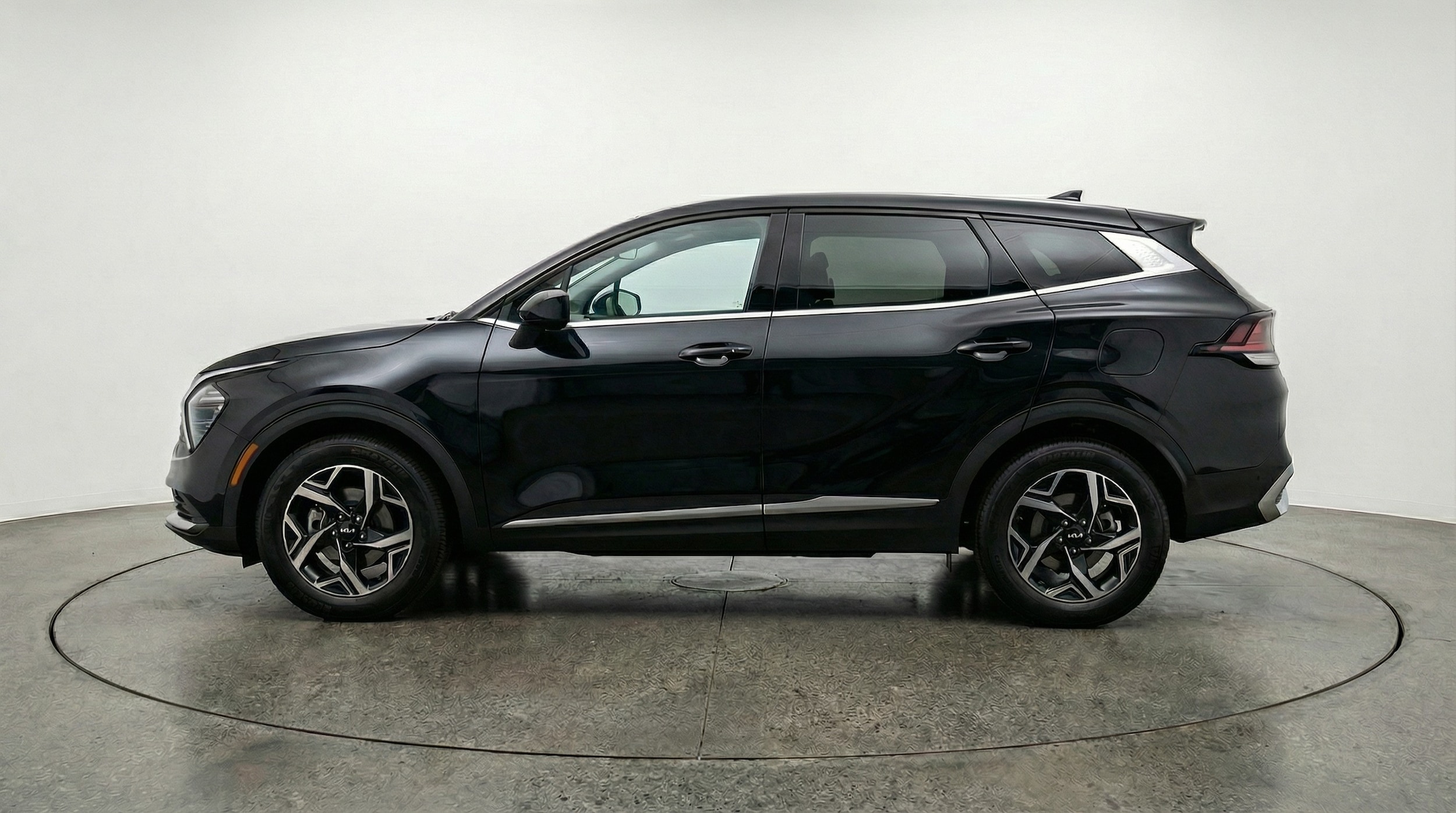 Thumbnail: 2025 Kia Sportage - 4