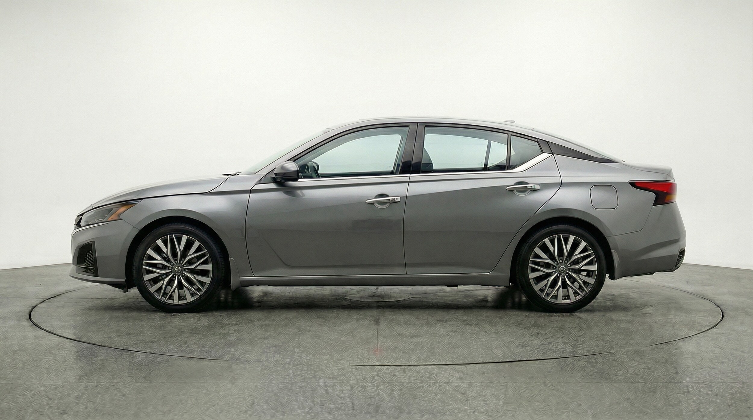 Thumbnail: 2025 Nissan Altima - 4