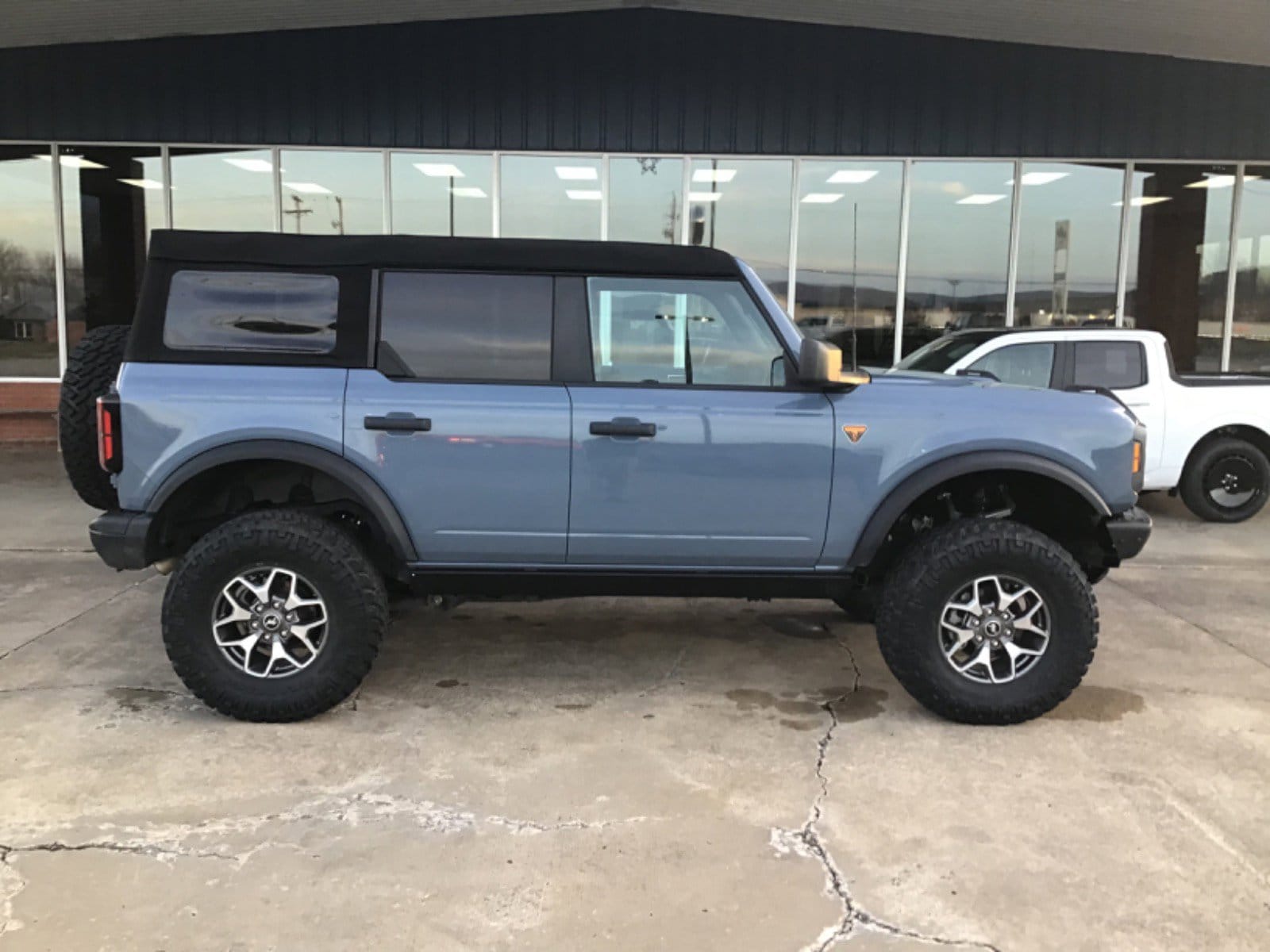 2024 Ford Bronco 4-Door Badlands's photo