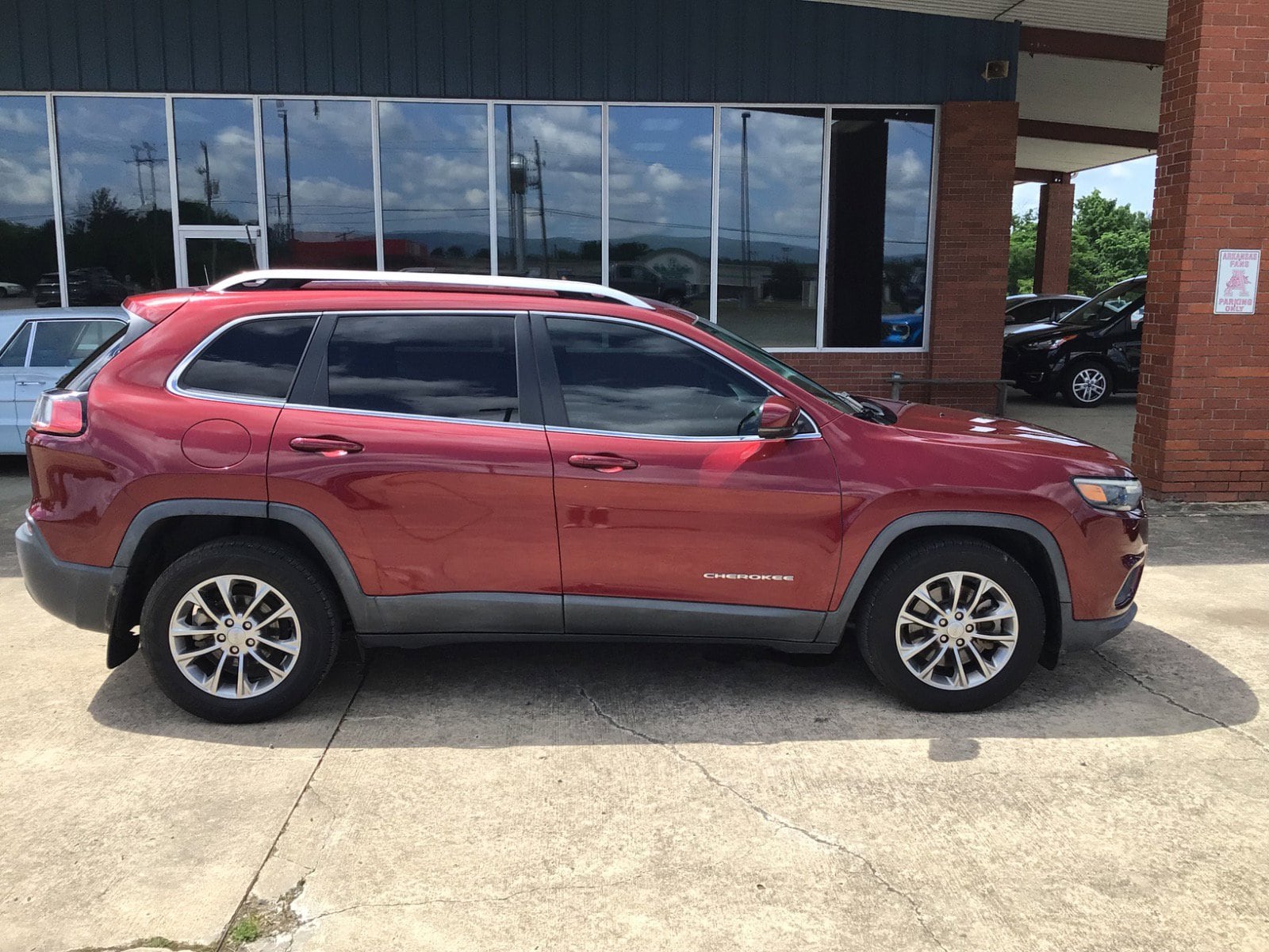 2019 Jeep Cherokee Latitude Plus's photo