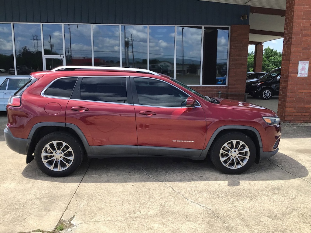 Used 2019 Jeep Cherokee Latitude Plus FWD SUV