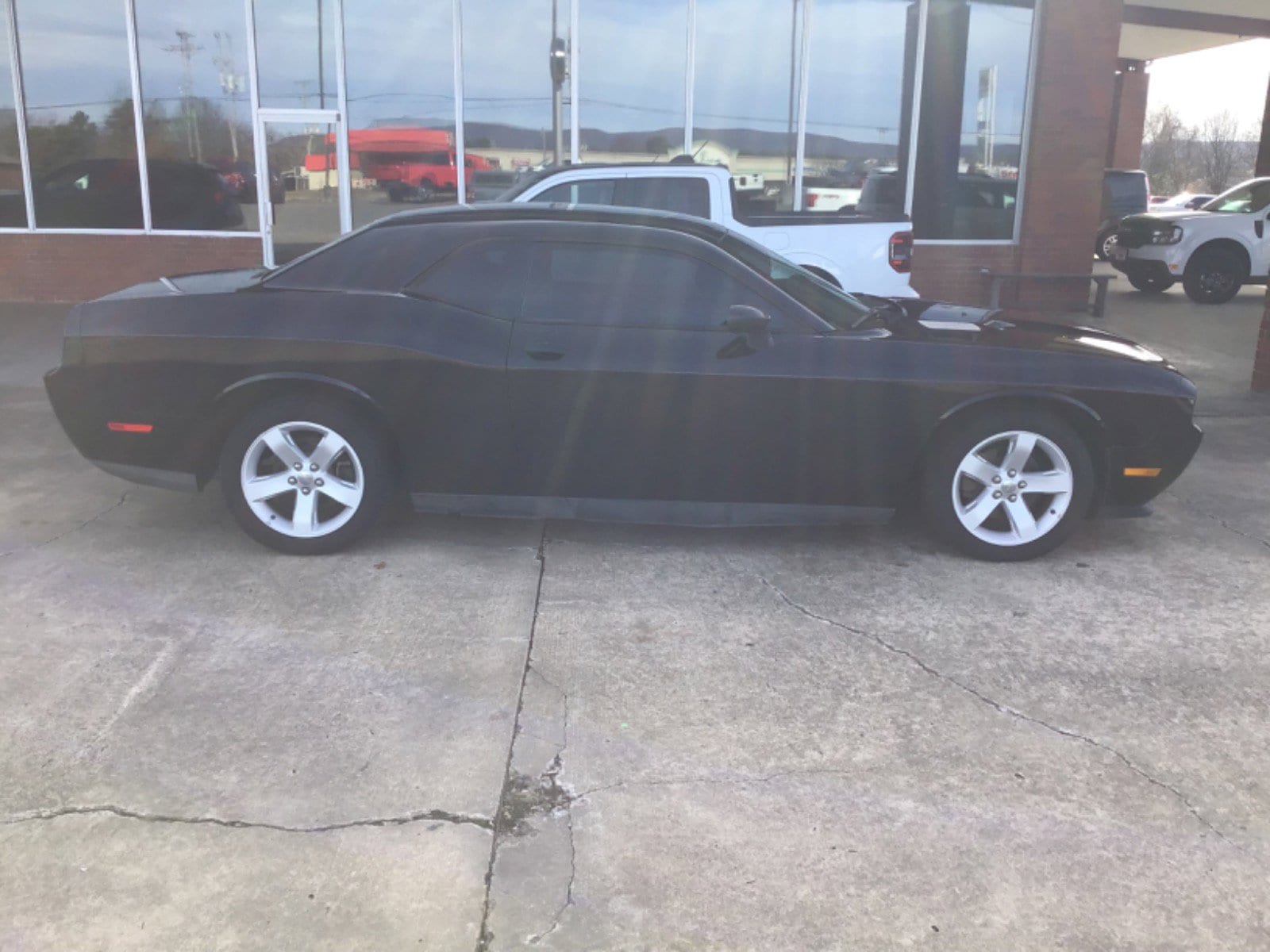 2014 Dodge Challenger SXT's photo