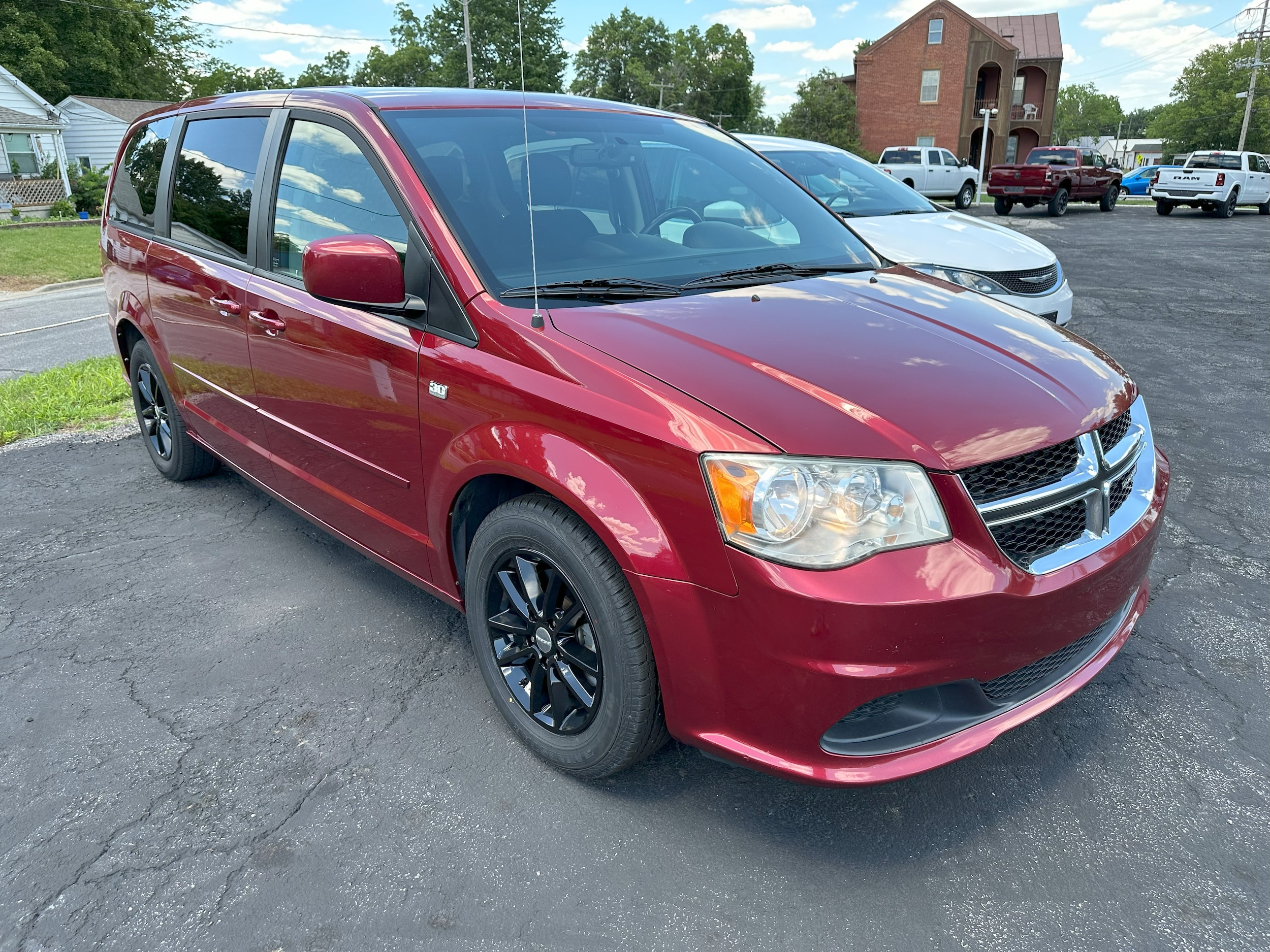 Used 2014 Dodge Grand Caravan SE 30th Anniversary with VIN 2C4RDGBG8ER370995 for sale in Ruma, IL