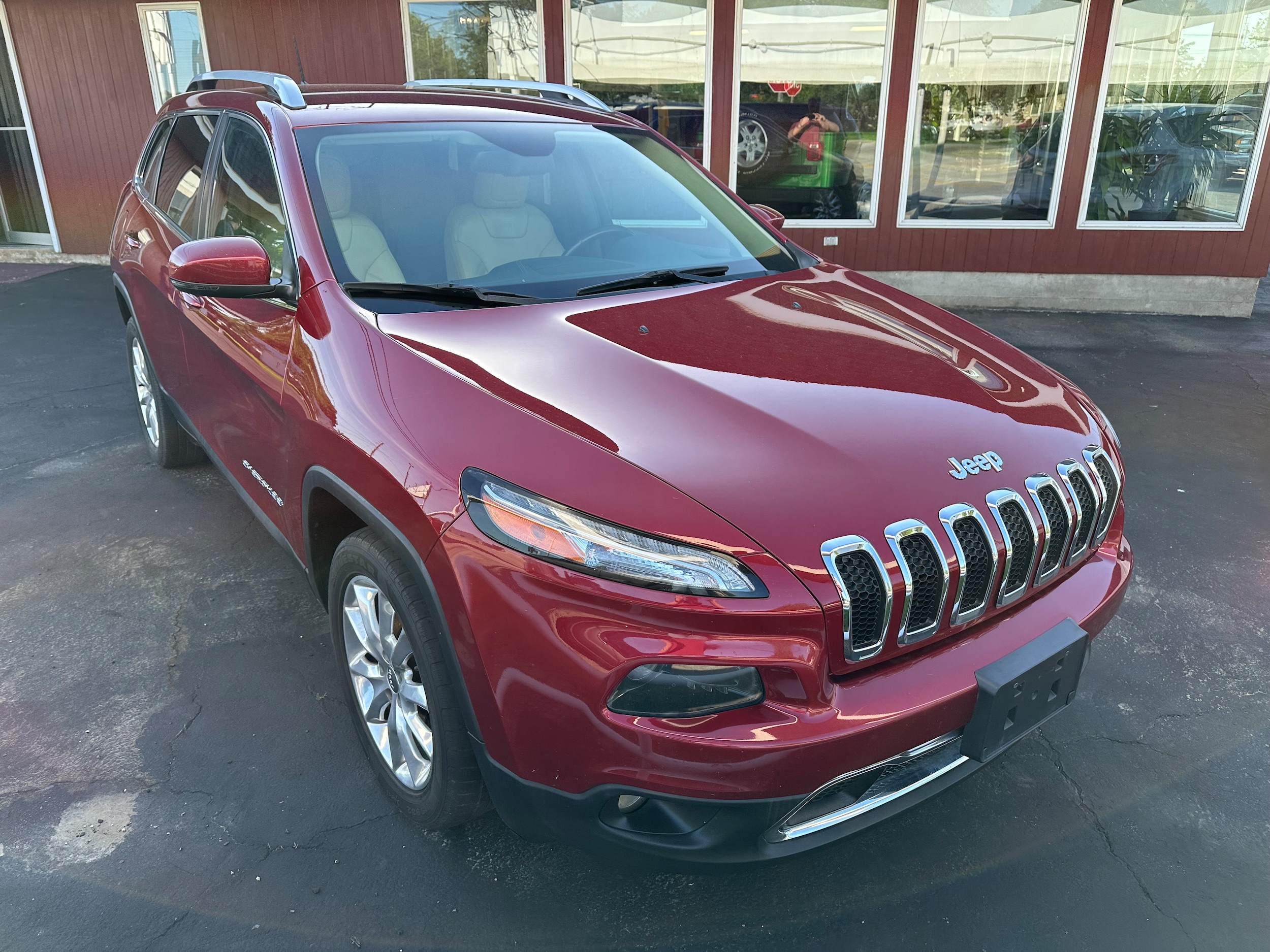 Used 2016 Jeep Cherokee Limited with VIN 1C4PJLDS7GW167004 for sale in Ruma, IL