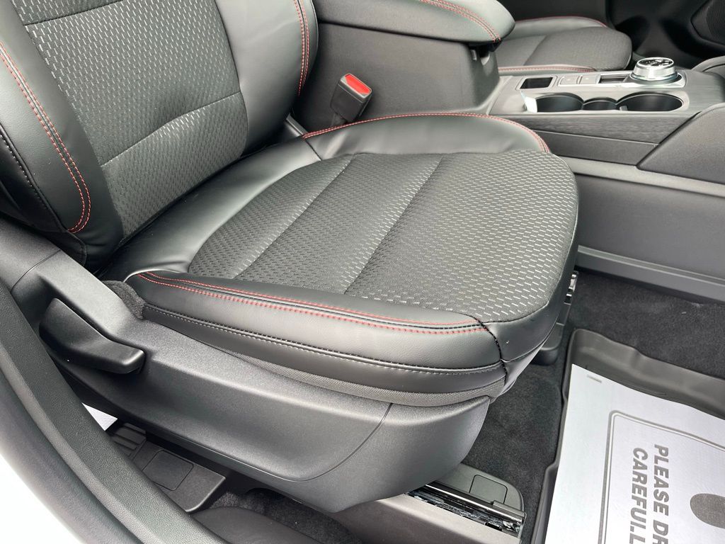 2026 Ford Escape ST-Line - Photo 13