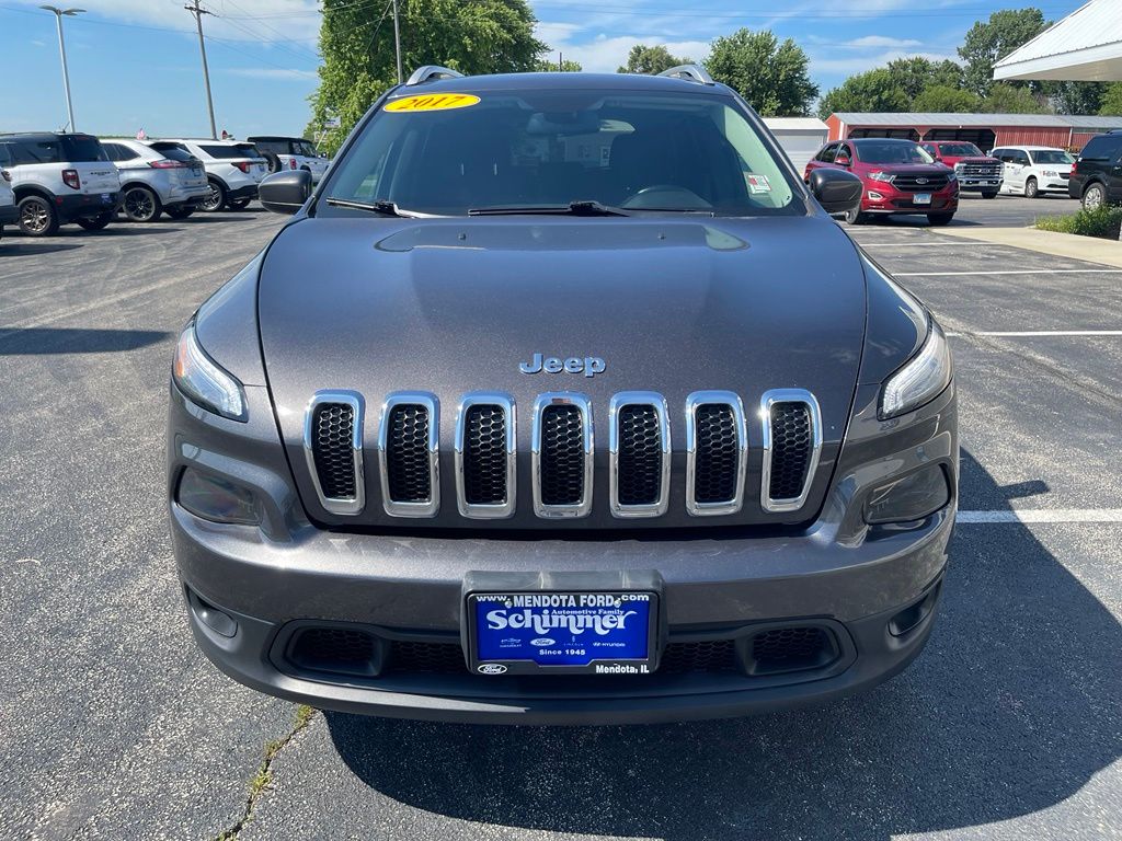 Used 2017 Jeep Cherokee Latitude with VIN 1C4PJMCB2HD235505 for sale in Mendota, IL