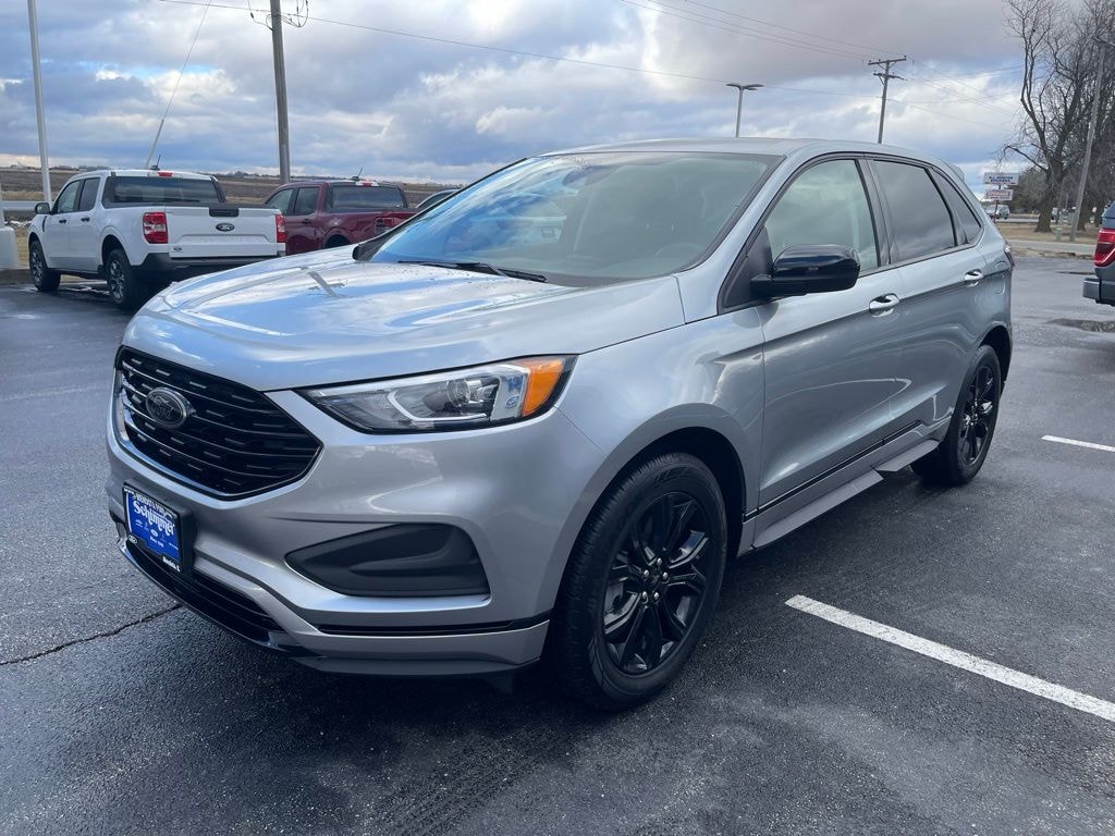 Used 2024 Ford Edge SE SUV