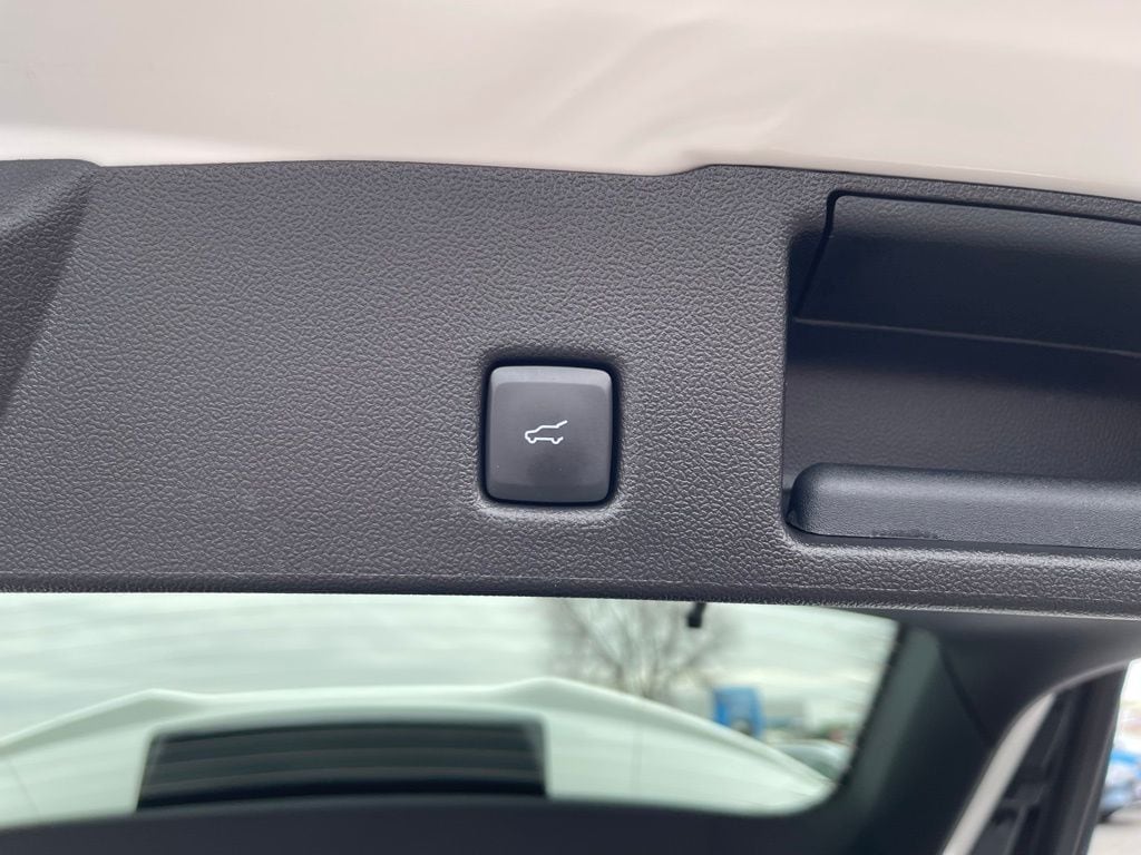 2026 Ford Escape ST-Line - Photo 17