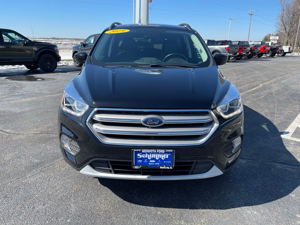 Used 2019 Ford Escape SEL with VIN 1FMCU9HD2KUA48975 for sale in Mendota, IL
