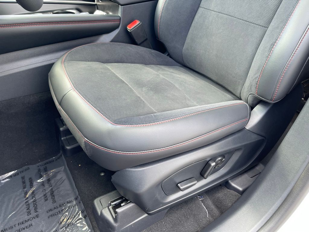 2026 Ford Explorer ST - Photo 15