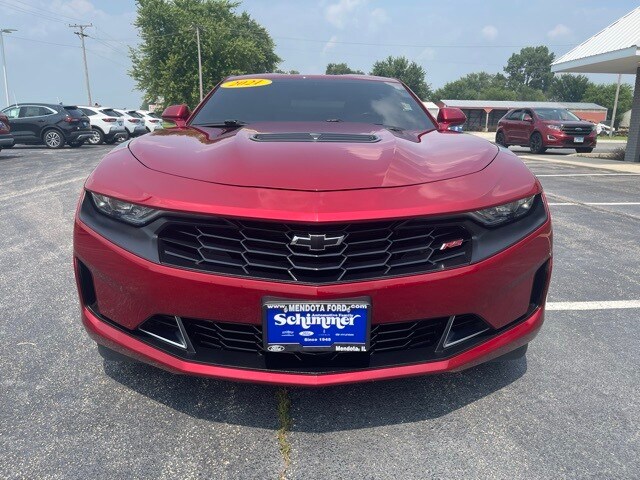 2021 Chevrolet Camaro LT1 photo 2