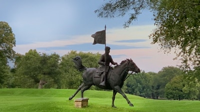 Sculpture in Sheriden, IL