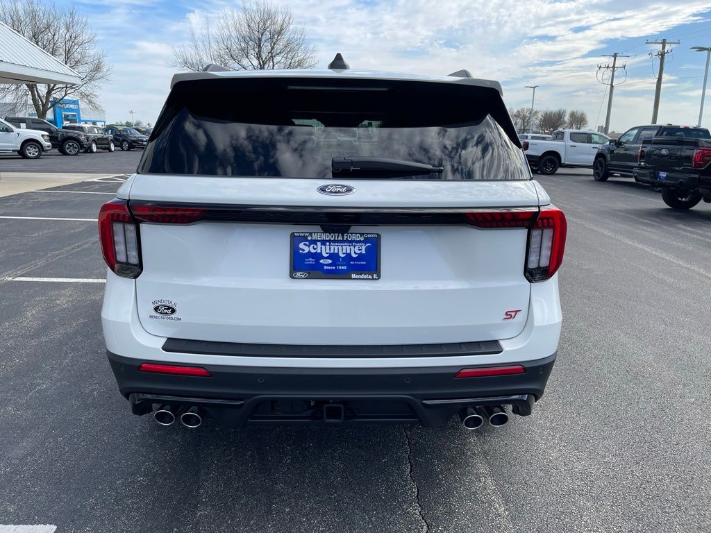 2026 Ford Explorer ST - Photo 6