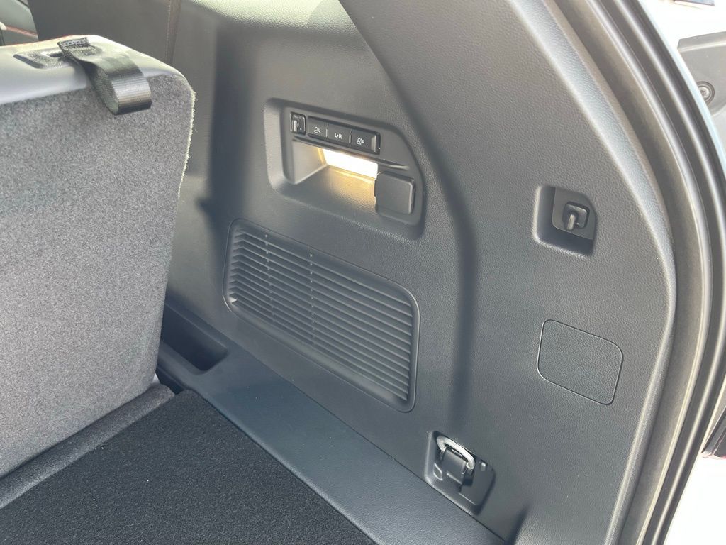 2026 Ford Explorer ST - Photo 23
