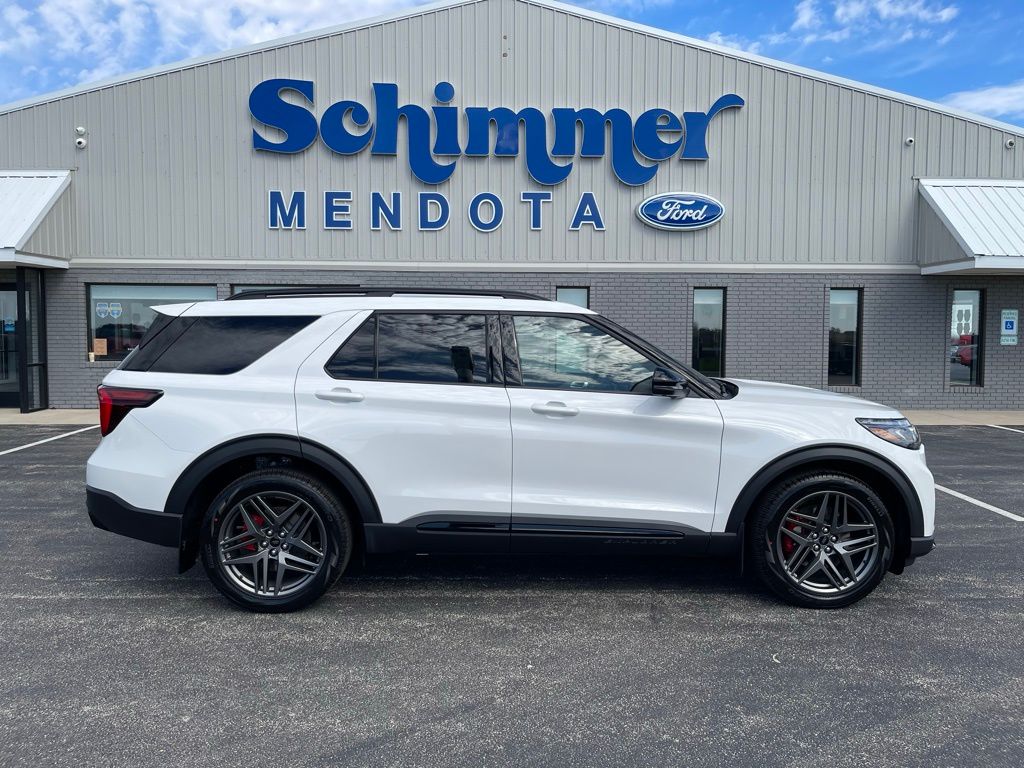 2026 Ford Explorer ST - Photo 8