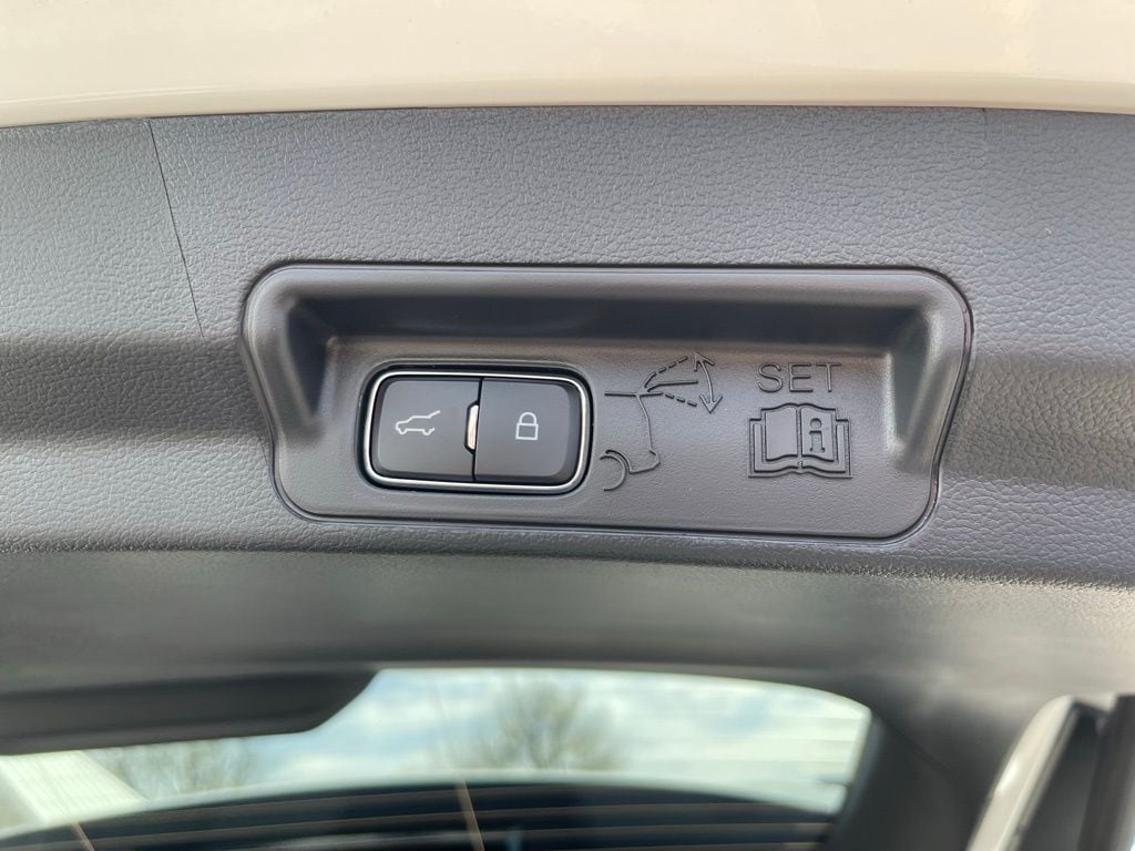2026 Ford Explorer ST - Photo 24