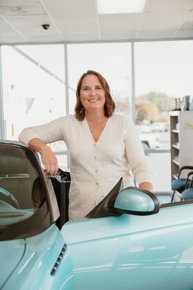 Staff member Tricia Guelde from 64e8d458c4a4