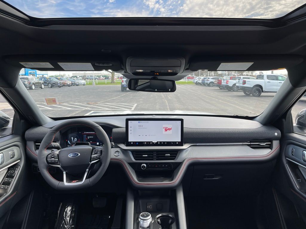 2026 Ford Explorer ST - Photo 9