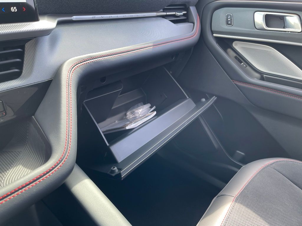 2026 Ford Explorer ST - Photo 46