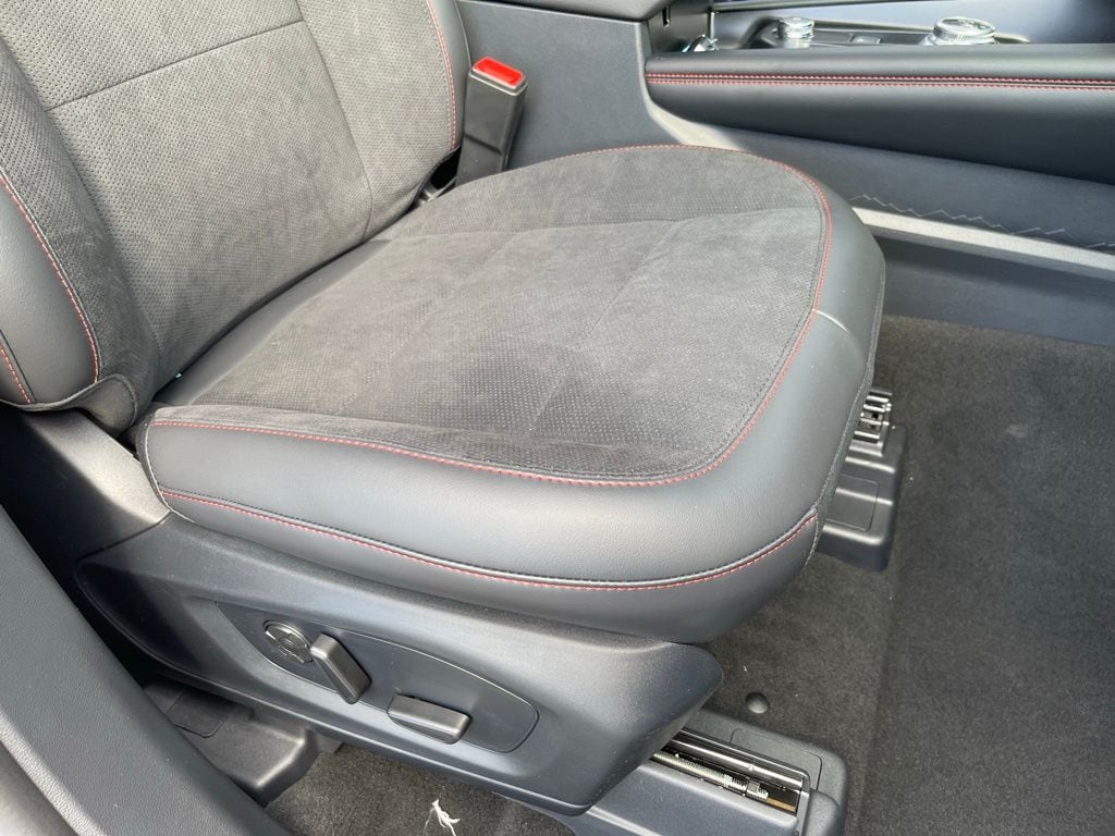 2026 Ford Explorer ST - Photo 17