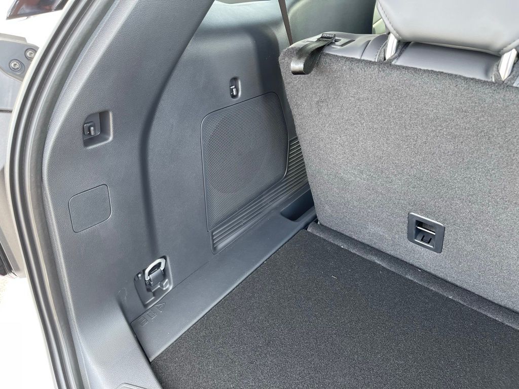 2026 Ford Explorer ST - Photo 22