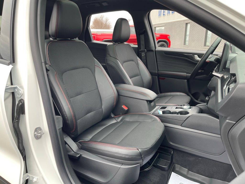2026 Ford Escape ST-Line - Photo 12
