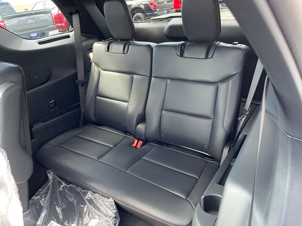 2026 Ford Explorer ST - Photo 20