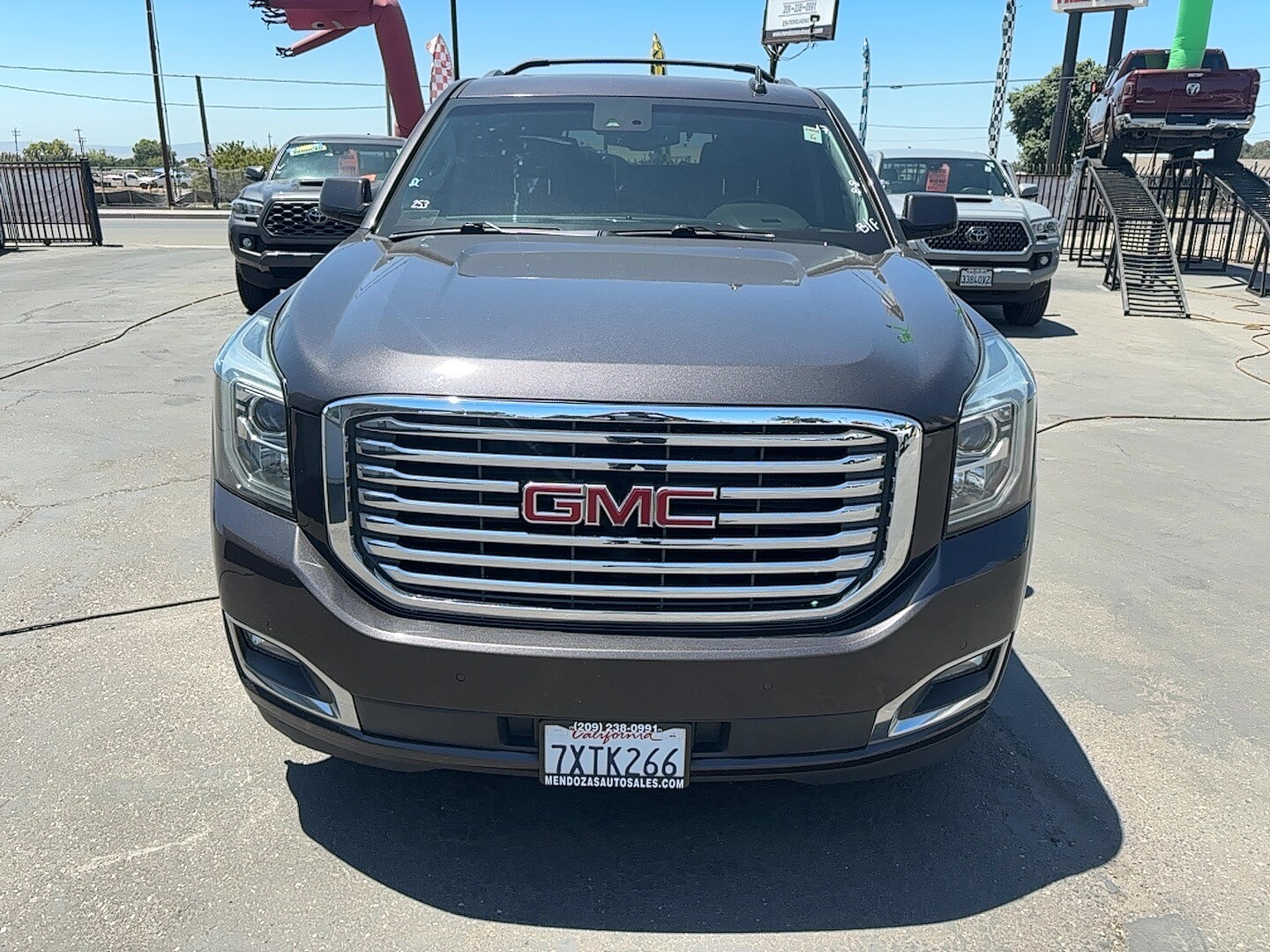 2017 Gmc Yukon SLT photo 3