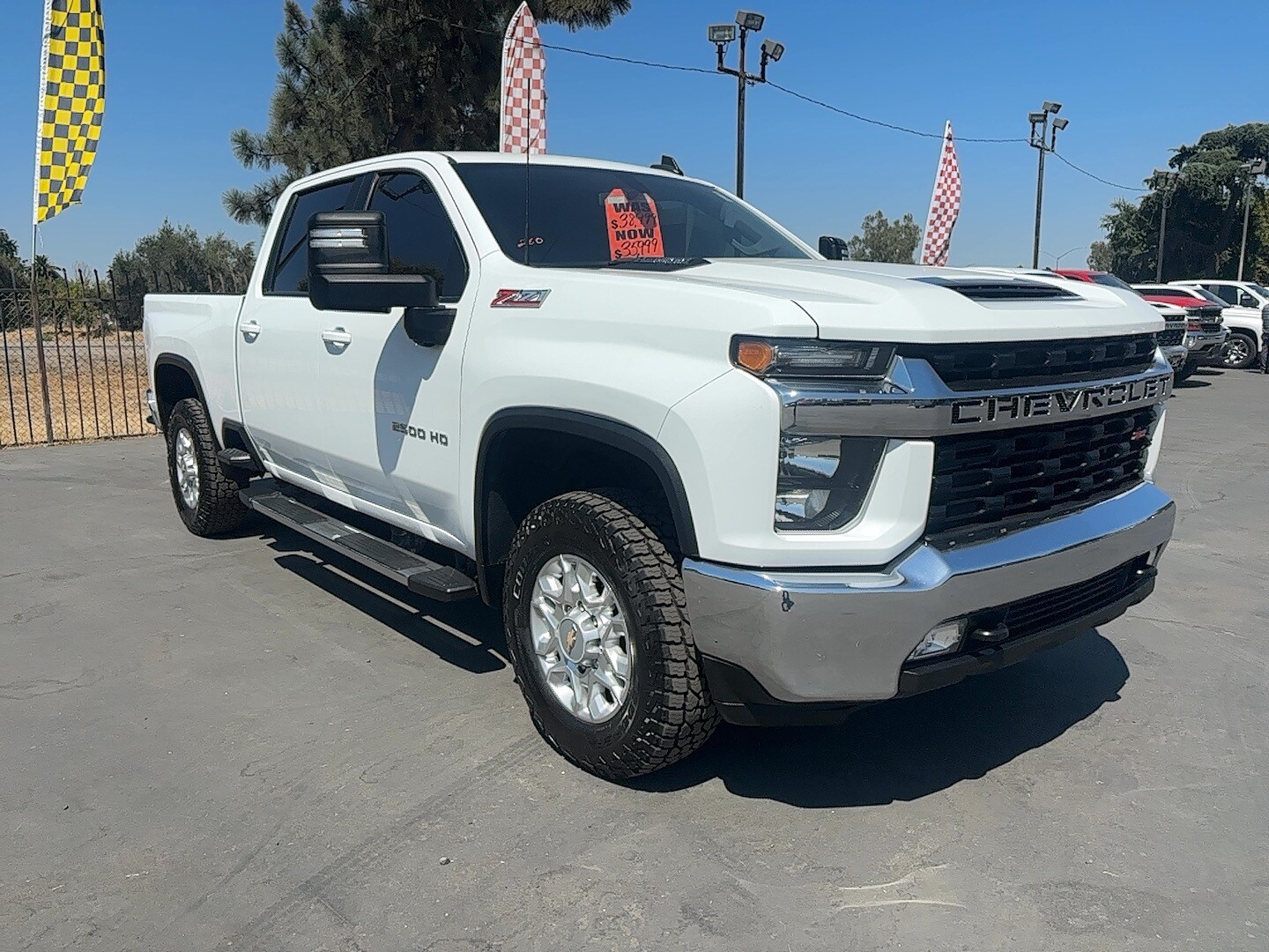2023 Chevrolet Silverado 2500HD LT photo 2