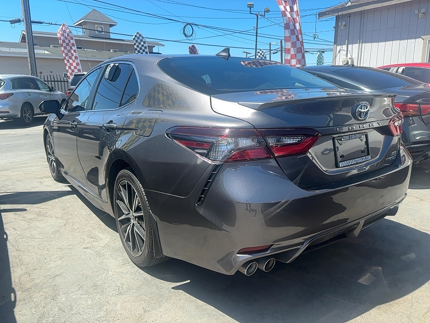 2023 Toyota Camry SE photo 4