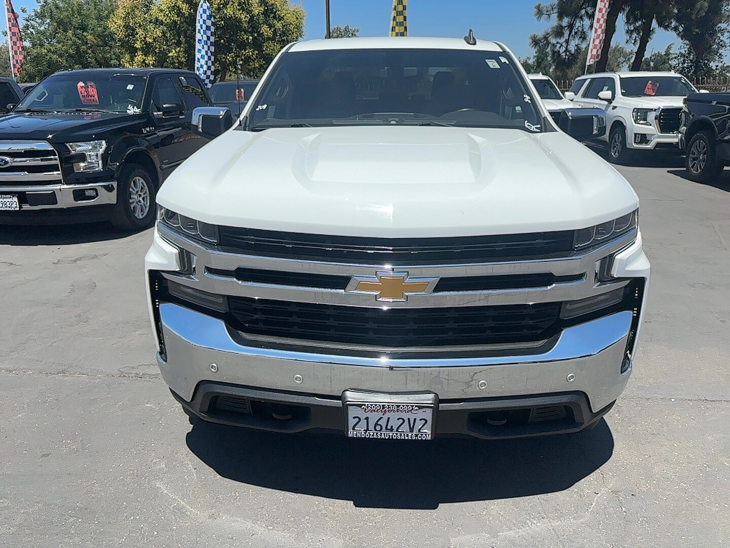 2019 Chevrolet Silverado 1500 LT photo 3
