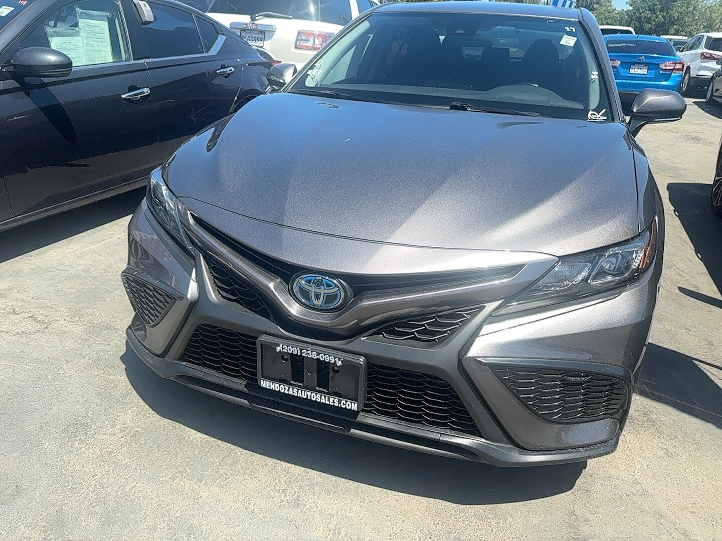 2023 Toyota Camry SE photo 3