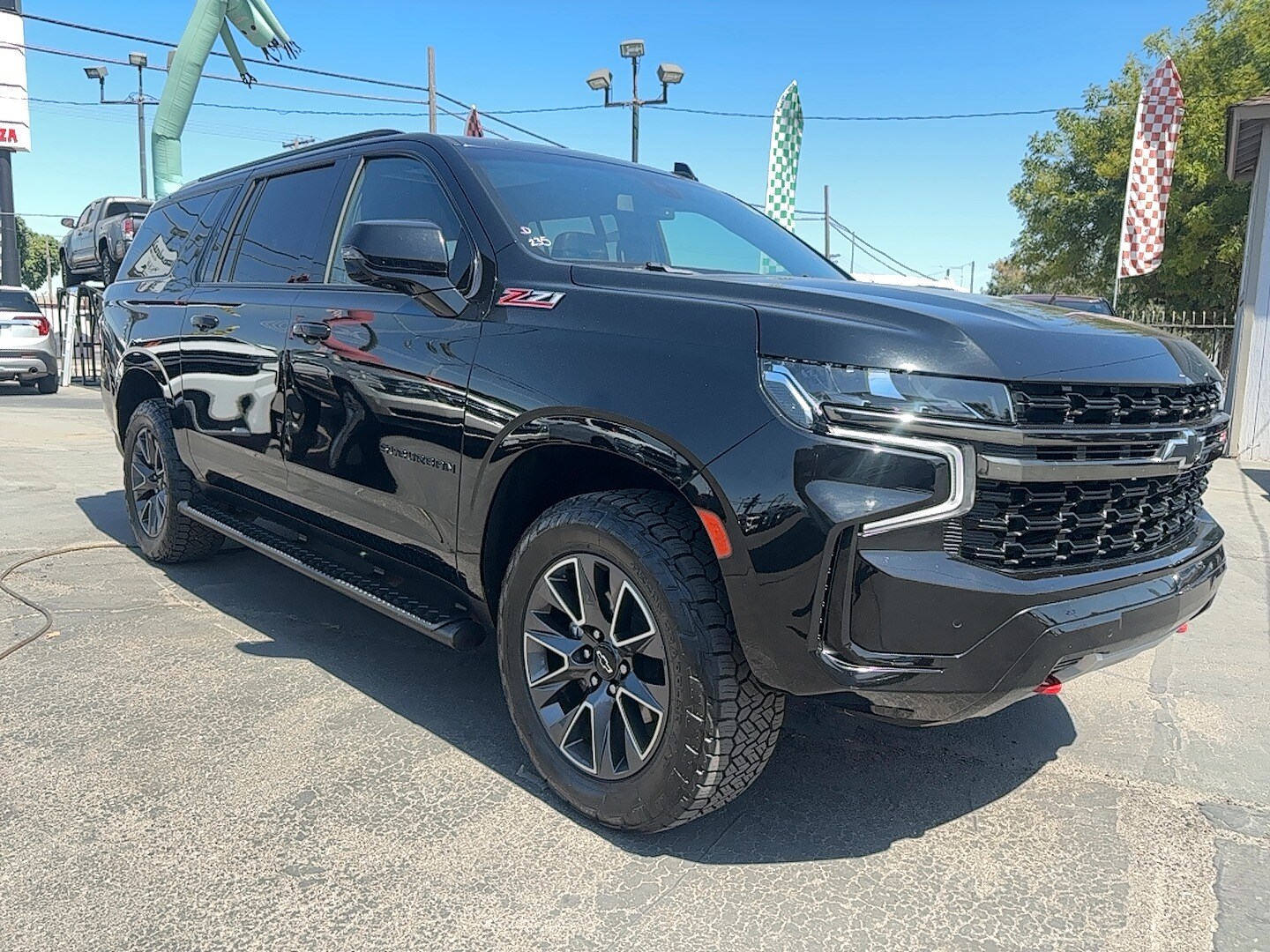2021 Chevrolet Suburban Z71 photo 2