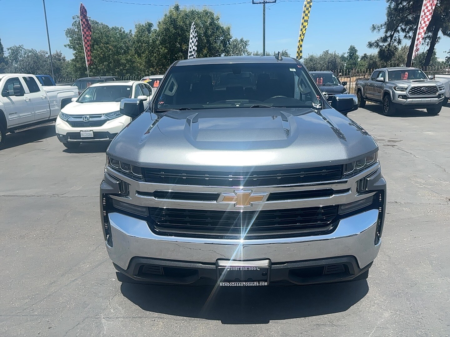 2020 Chevrolet Silverado 1500 LT photo 3