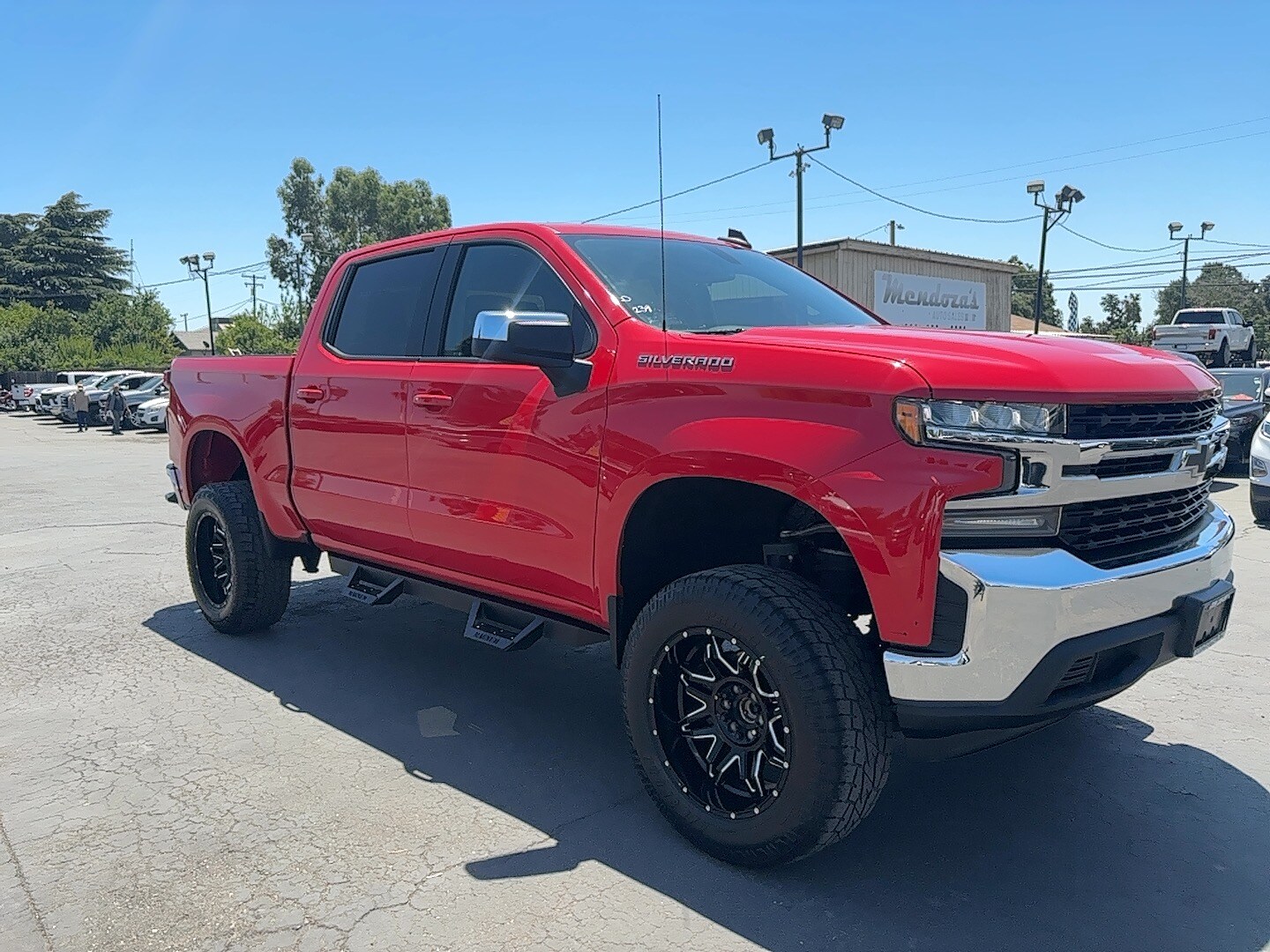 2019 Chevrolet Silverado 1500 LT photo 2