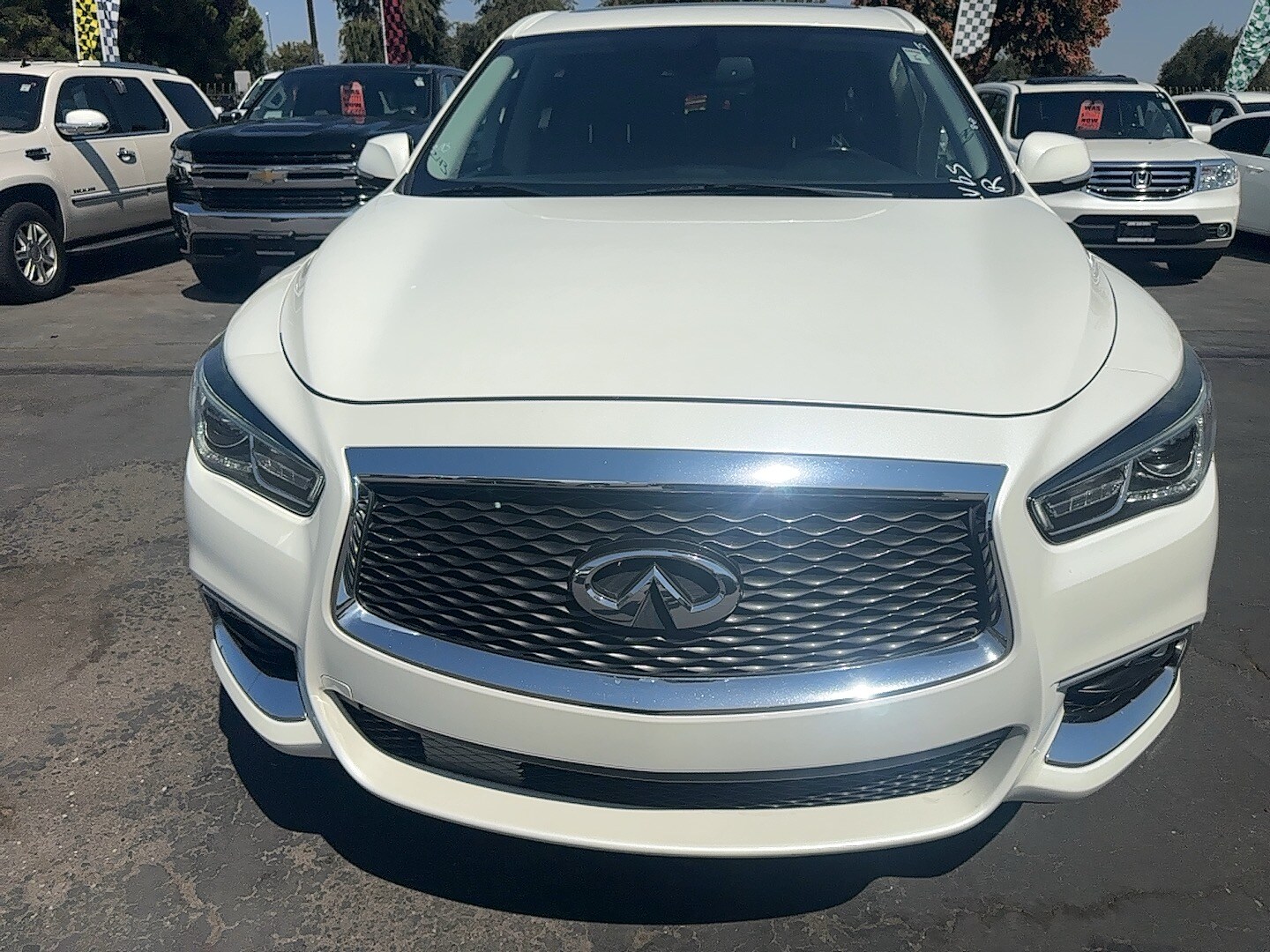 2019 Infiniti QX60 Luxe photo 2