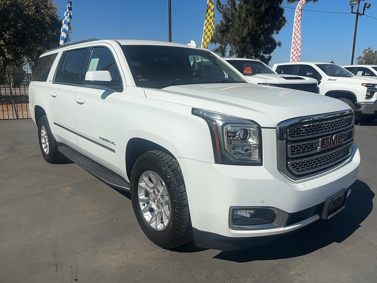 2017 Gmc Yukon XL 1500 SLT photo 2