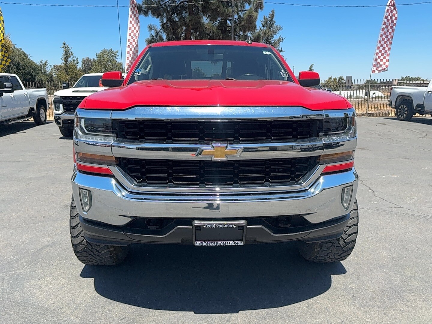 2018 Chevrolet Silverado 1500 LT photo 3