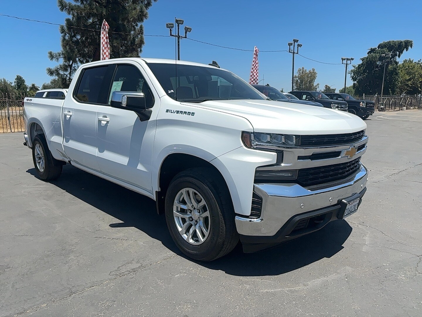 2019 Chevrolet Silverado 1500 LT photo 2