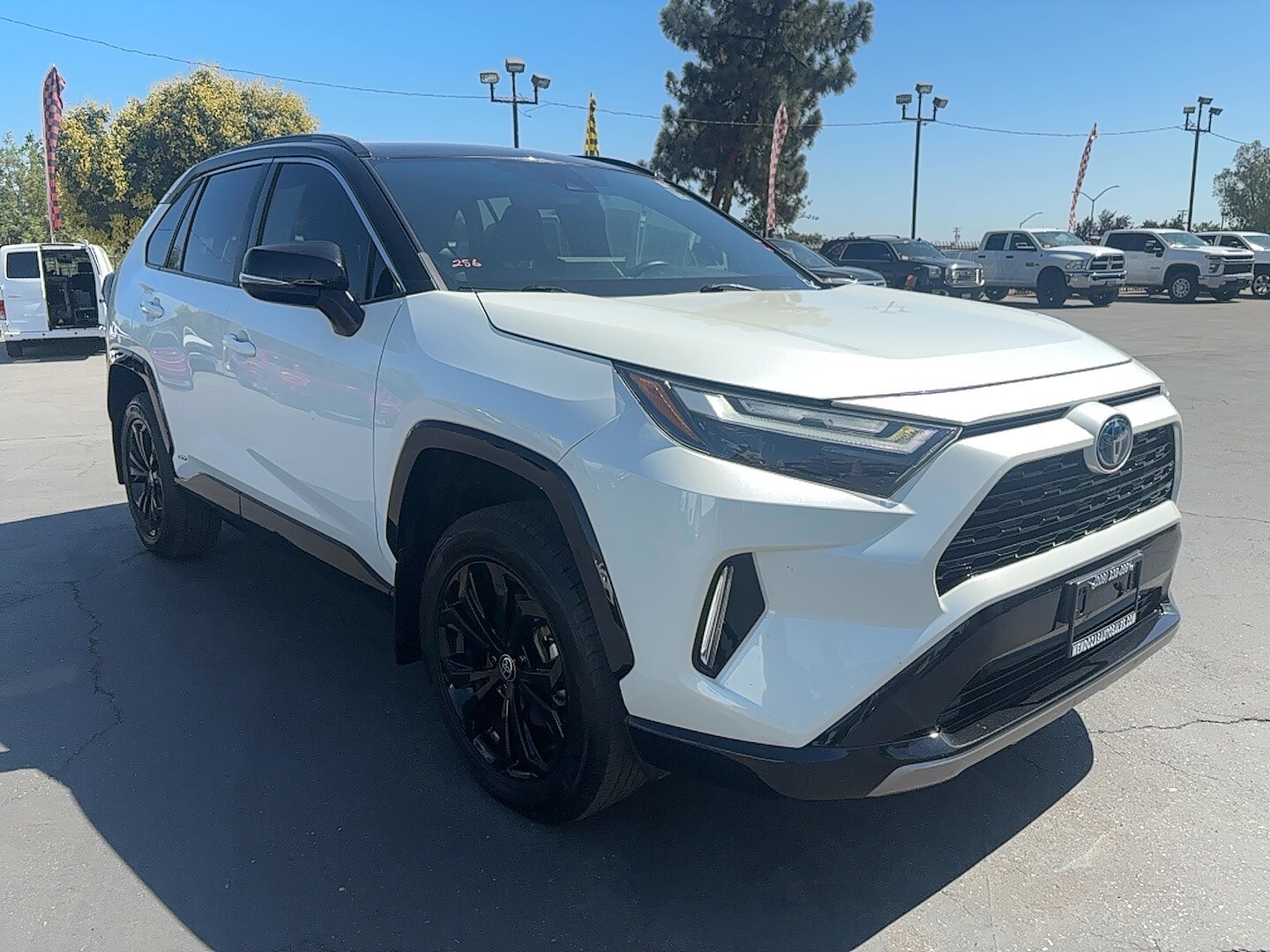 2022 Toyota RAV4 XSE photo 2