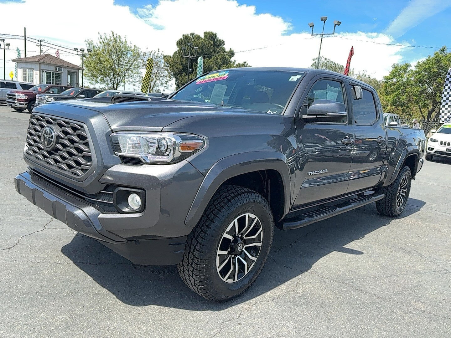 2020 Toyota Tacoma Double Cab photo 2