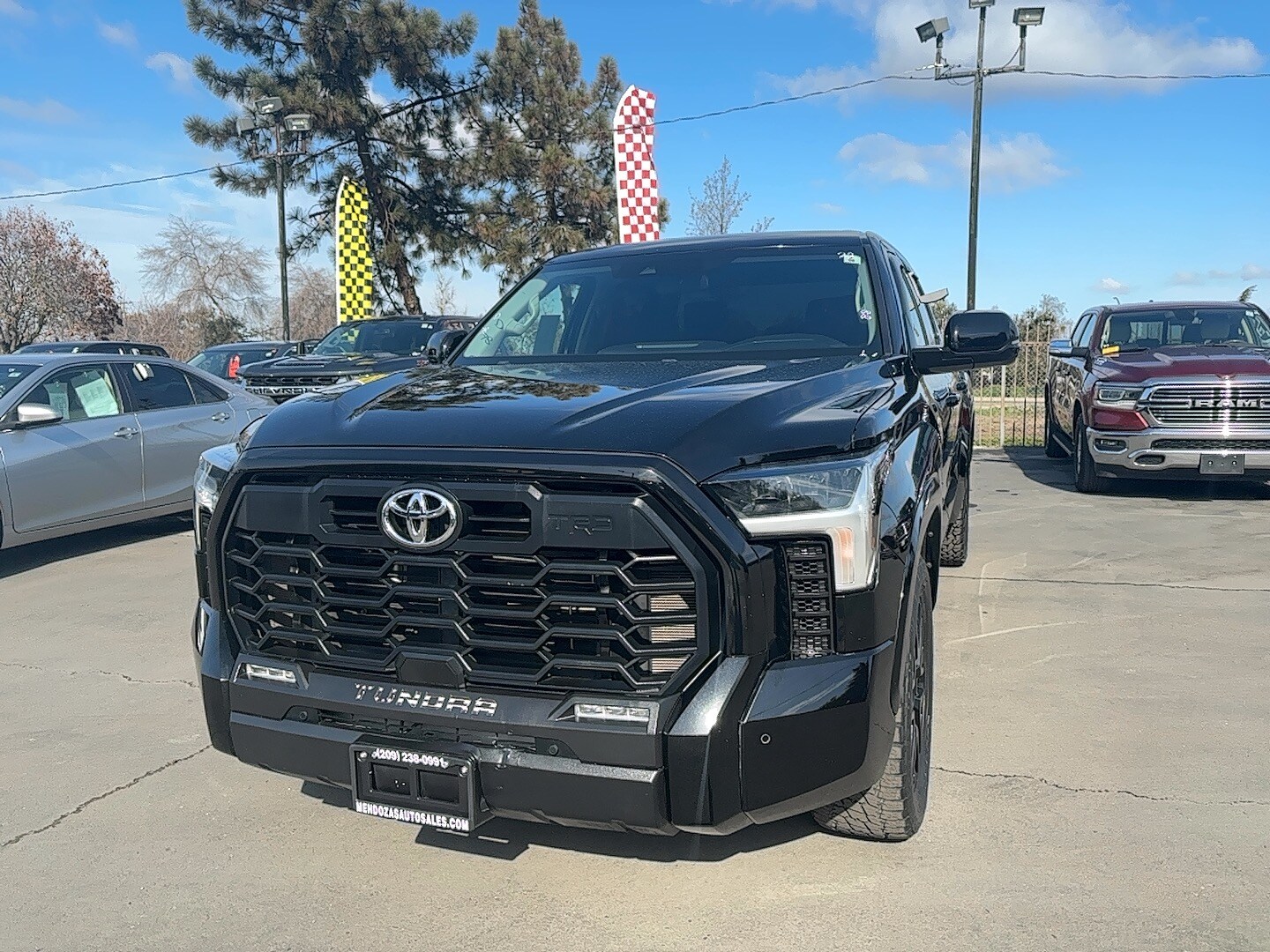 2022 Toyota Tundra CrewMax SR photo 3