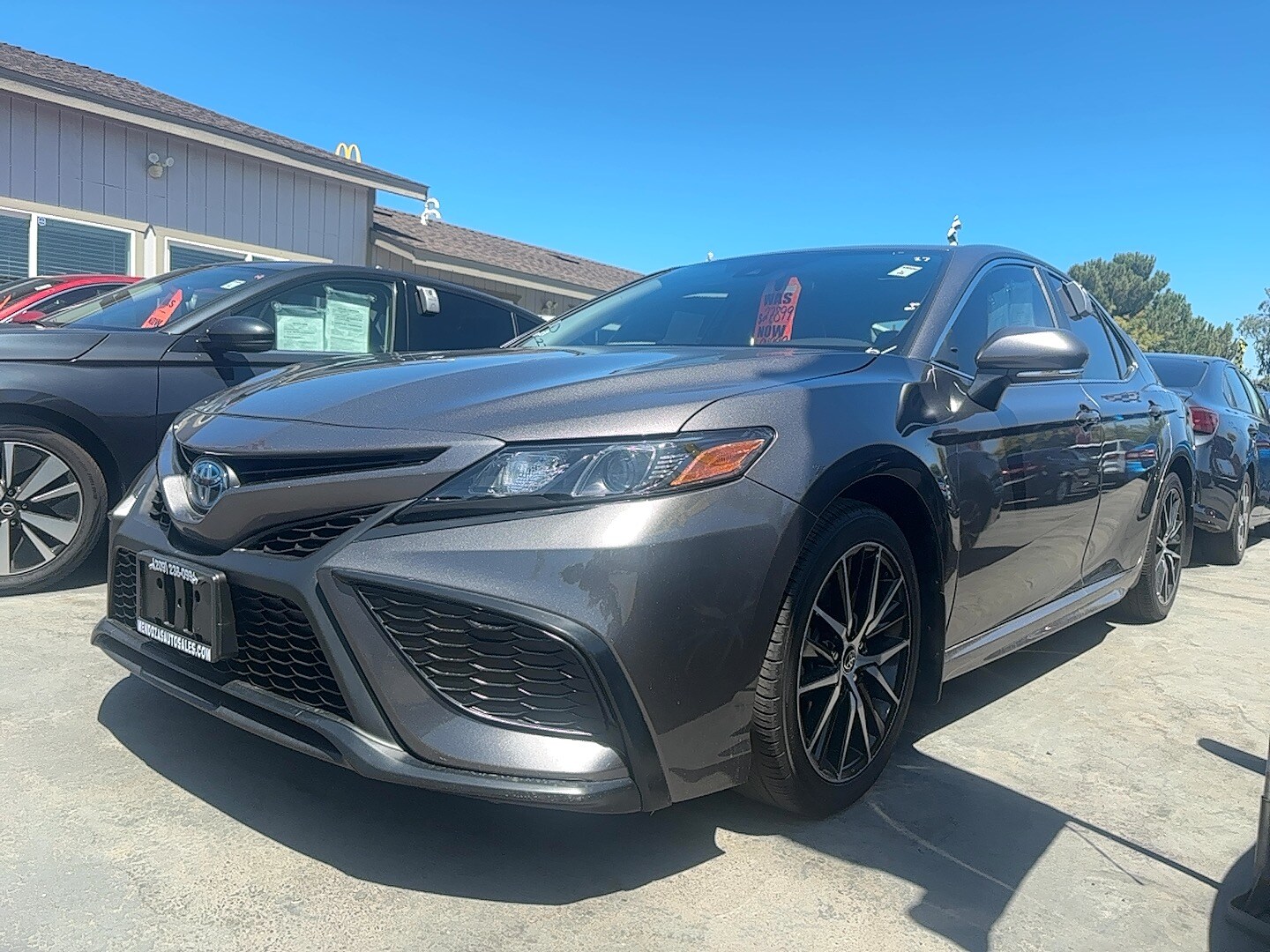 2023 Toyota Camry SE photo 2