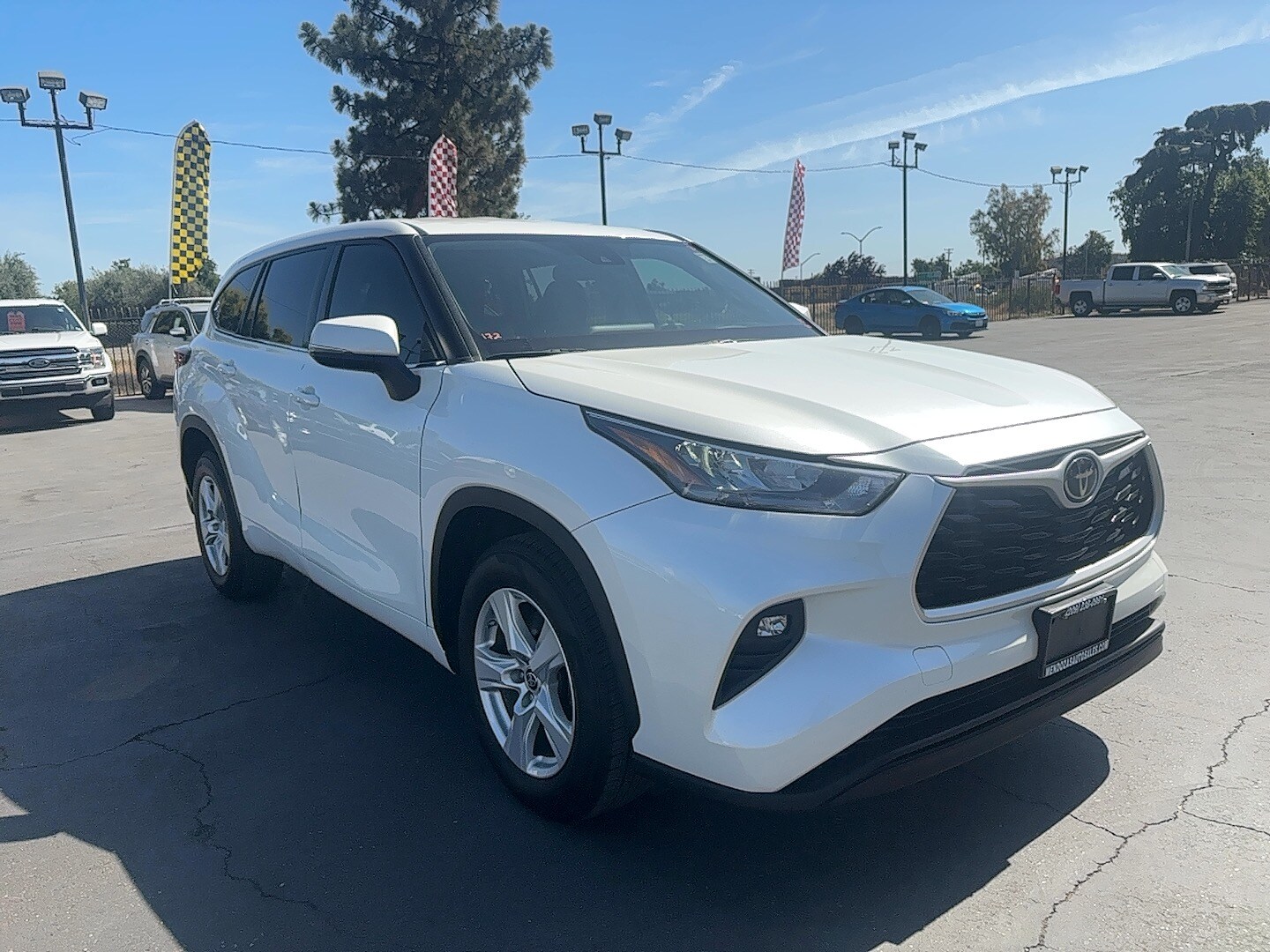 2020 Toyota Highlander L photo 2