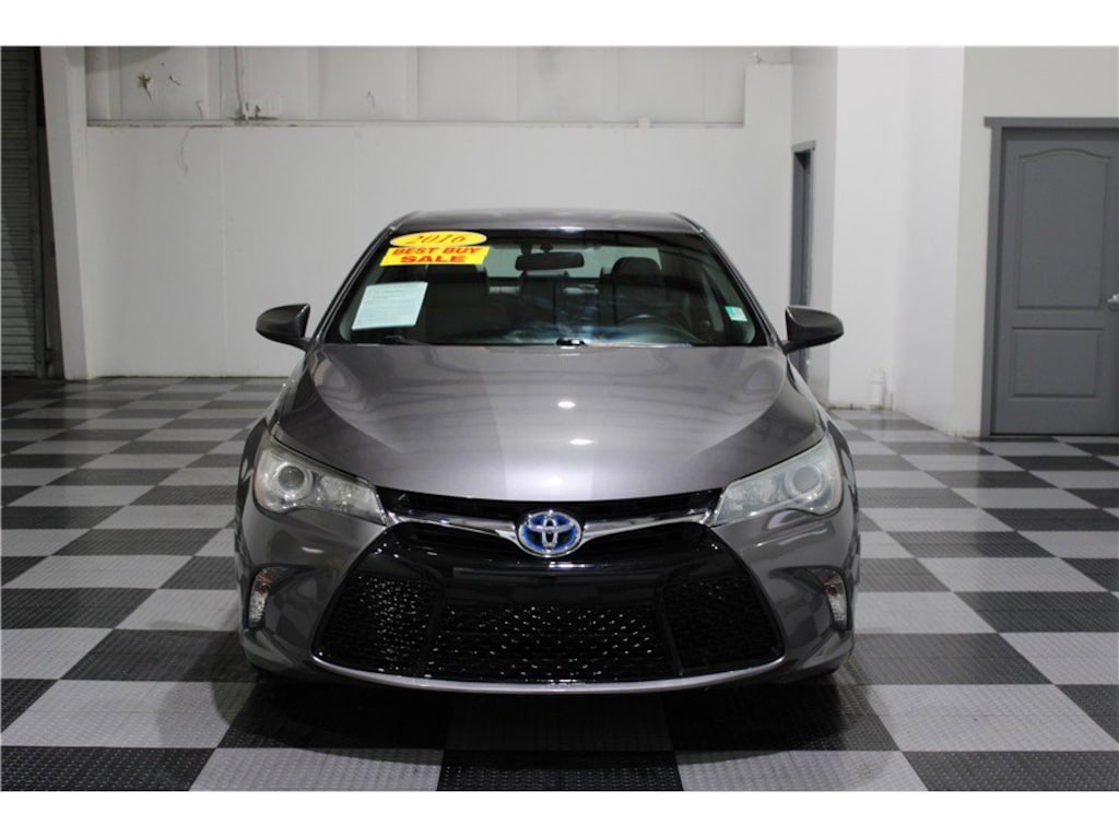 Used 2016 Toyota Camry Hybrid Hybrid SE Sedan 4D Sedan