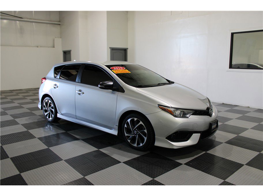 2016 Scion iM Base