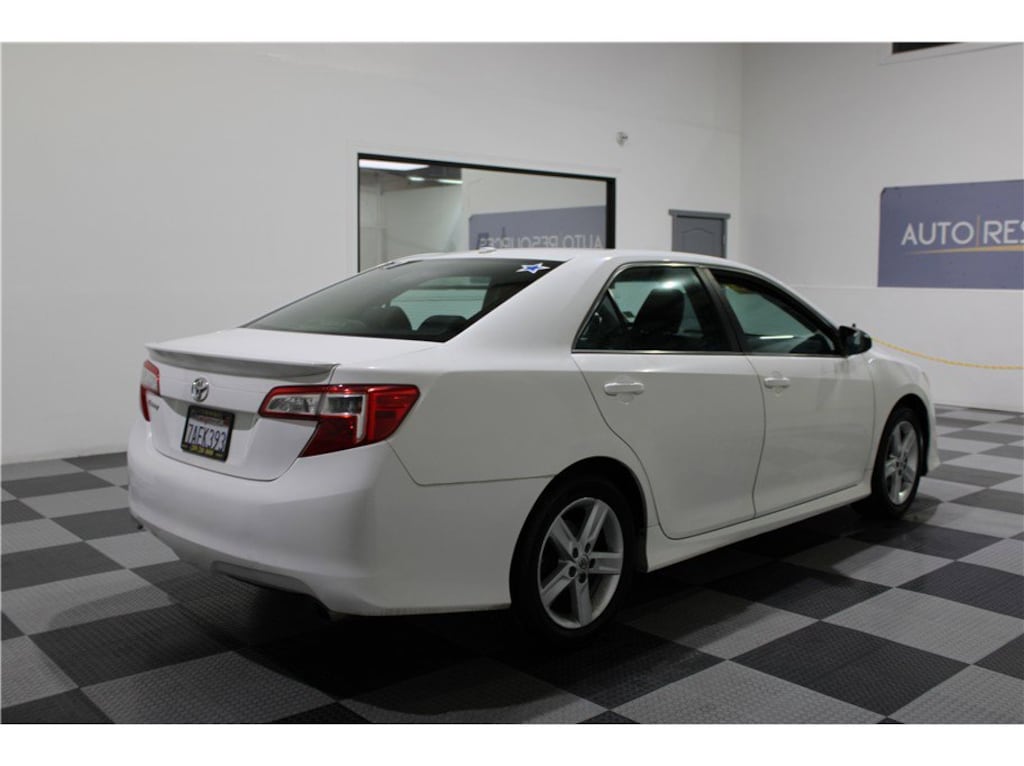 Used 2013 Toyota Camry XLE Sedan 4D Sedan