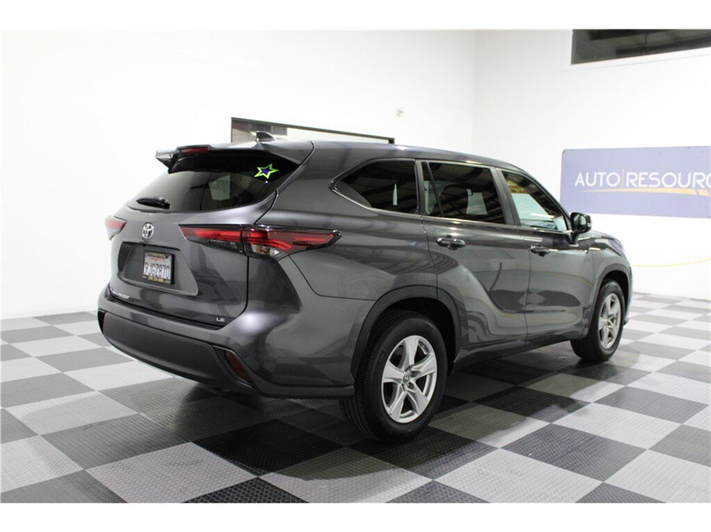 Used 2024 Toyota Highlander LE Sport Utility 4D SUV