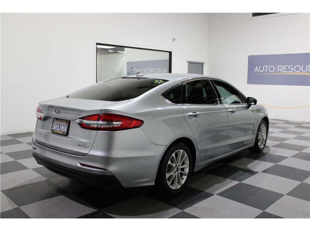 Used 2020 Ford Fusion Hybrid SE Sedan