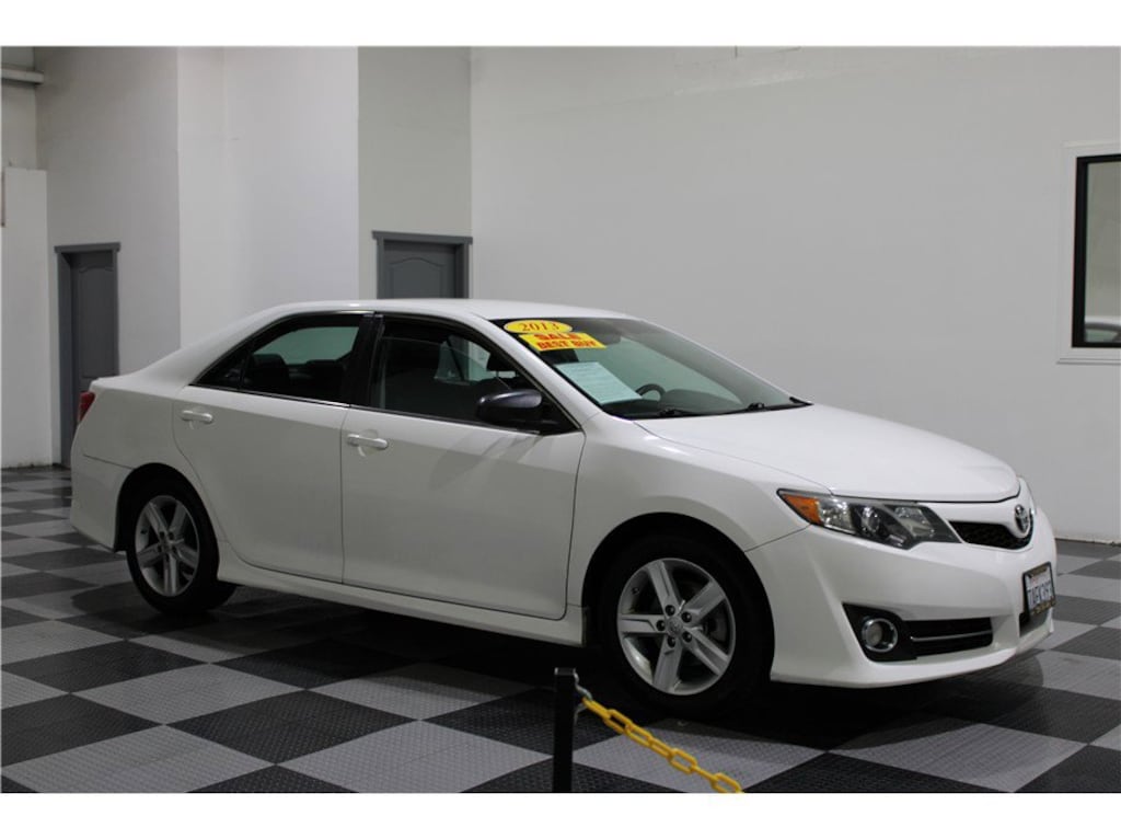 Used 2013 Toyota Camry XLE Sedan 4D Sedan